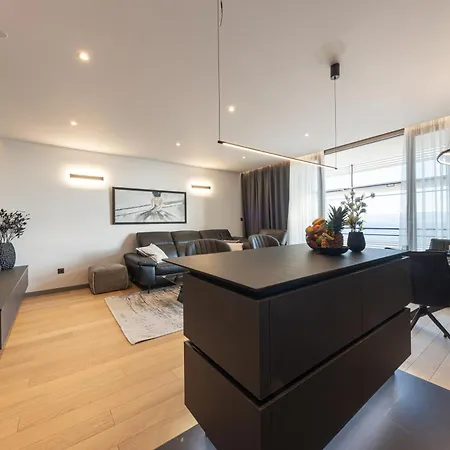 Ballerina-luxury & Modern, Sea View, Private Garage Parking, Eeasy Access To & Old Town 스플리트