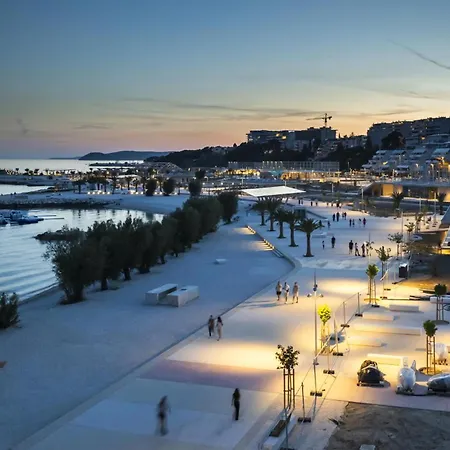 Ballerina-luxury & Modern, Sea View, Private Garage Parking, Eeasy Access To & Old Town Apartment *