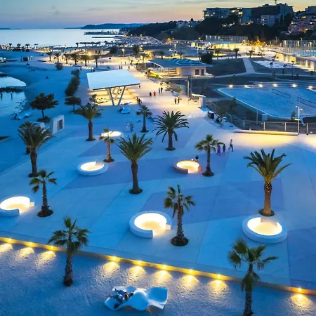 Ballerina-luxury & Modern, Sea View, Private Garage Parking, Eeasy Access To & Old Town * Split