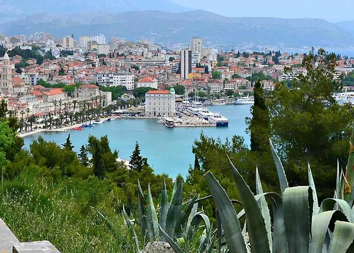 Ballerina-luxury & Modern, Sea View, Private Garage Parking, Eeasy Access To & Old Town Apartment