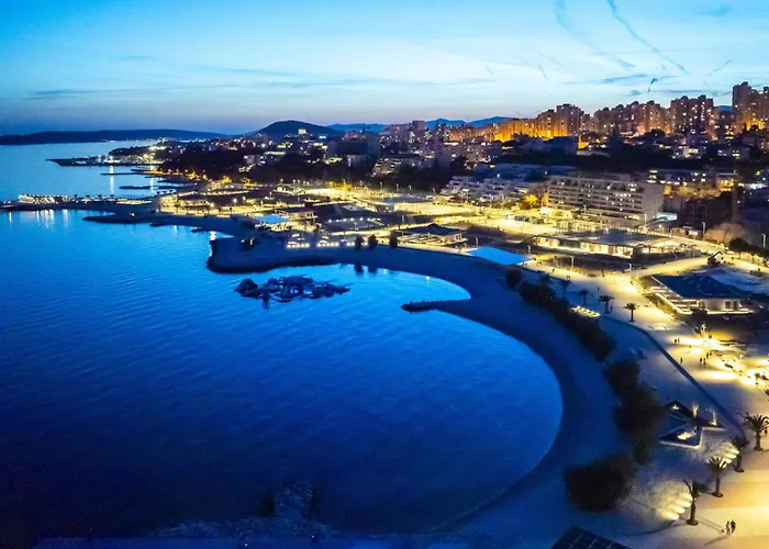 Apartment Ballerina-luxury & Modern, Sea View, Private Garage Parking, Eeasy Access To & Old Town *