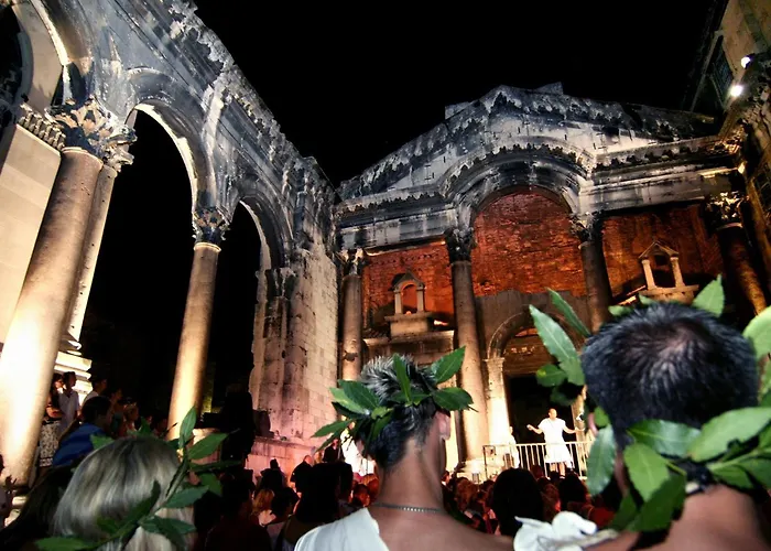 Apartment Ballerina-luxury & Modern, Sea View, Private Garage Parking, Eeasy Access To & Old Town *