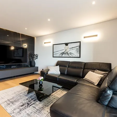 Ballerina-luxury & Modern, Sea View, Private Garage Parking, Eeasy Access To & Old Town شقة